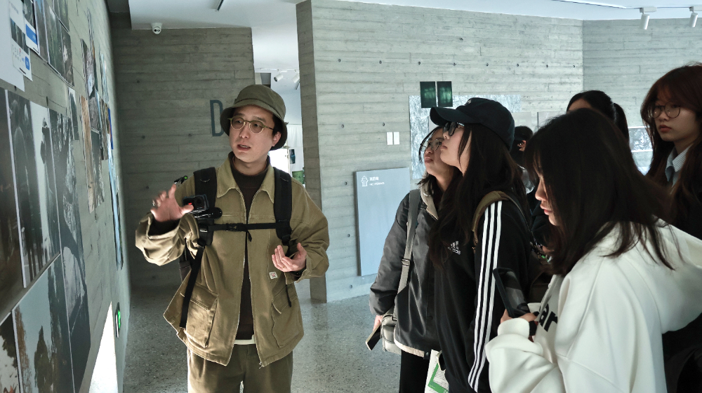 观展解说1.JPG